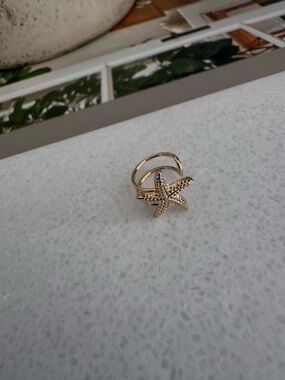 Ear cuff